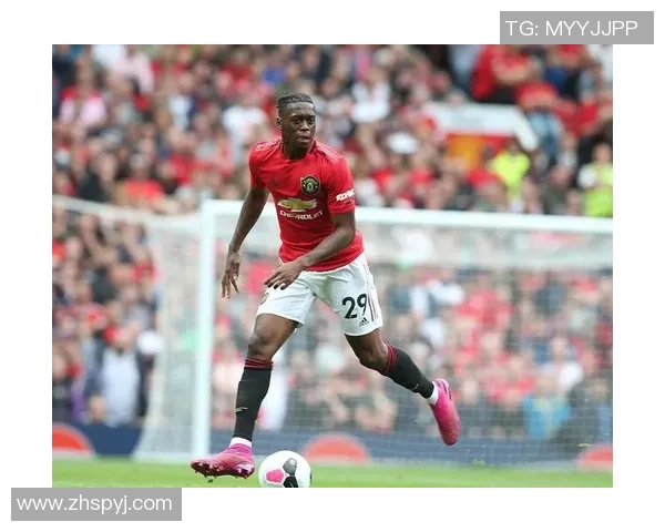 万比萨卡力争突破曼城防线展现个人风采与球队默契配合 万比萨卡力争突破曼城防线展现个人风采与球队默契配合