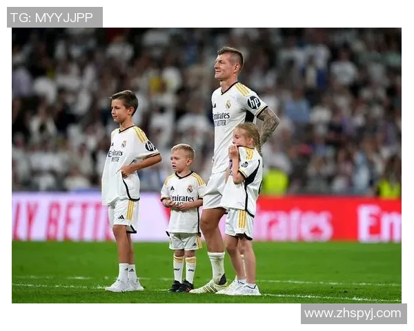 克罗斯:从足球场上的战术大师到生活中的低调绅士 克罗斯:从足球场上的战术大师到生活中的低调绅士